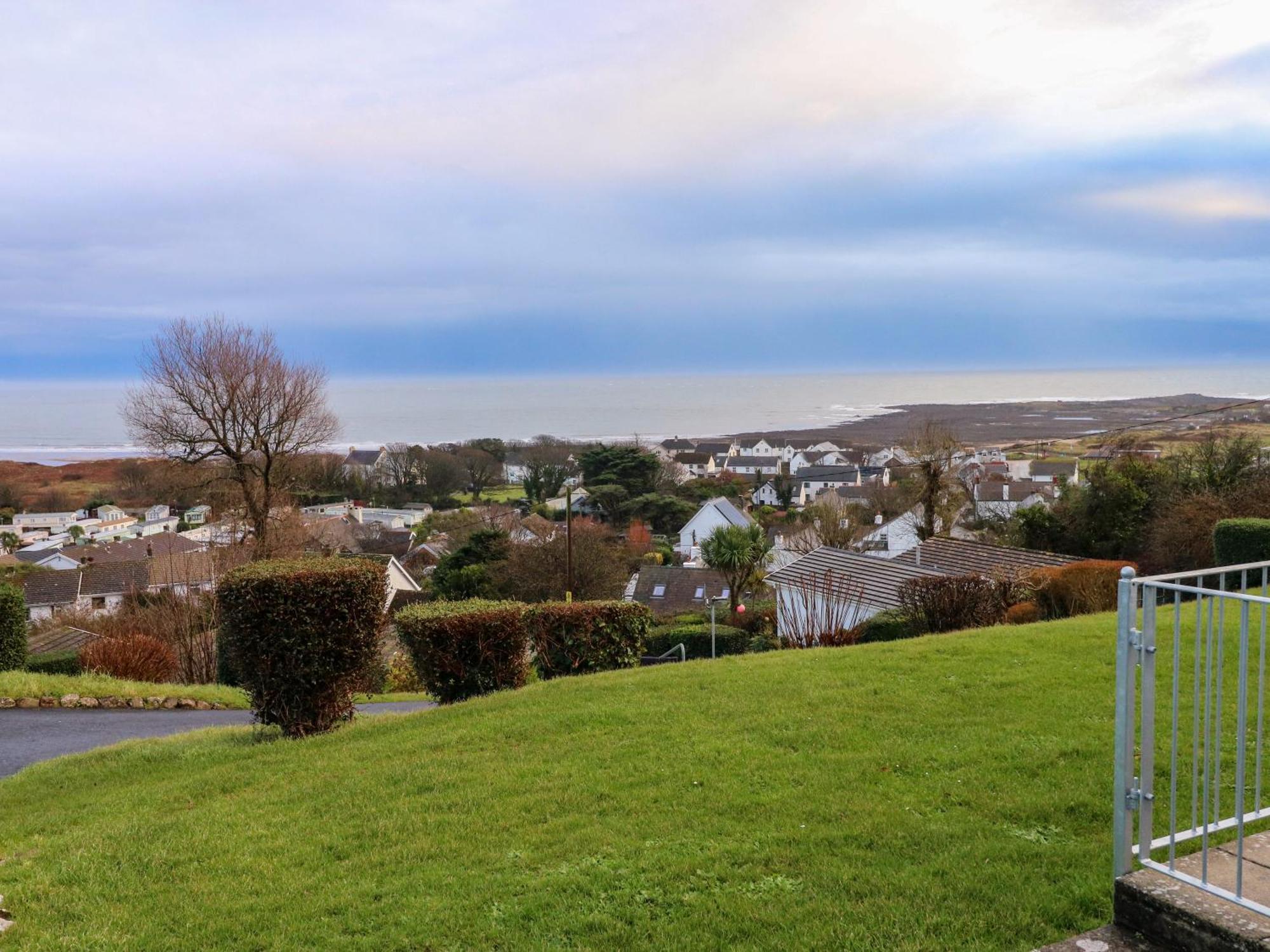 27 Holiday home *
